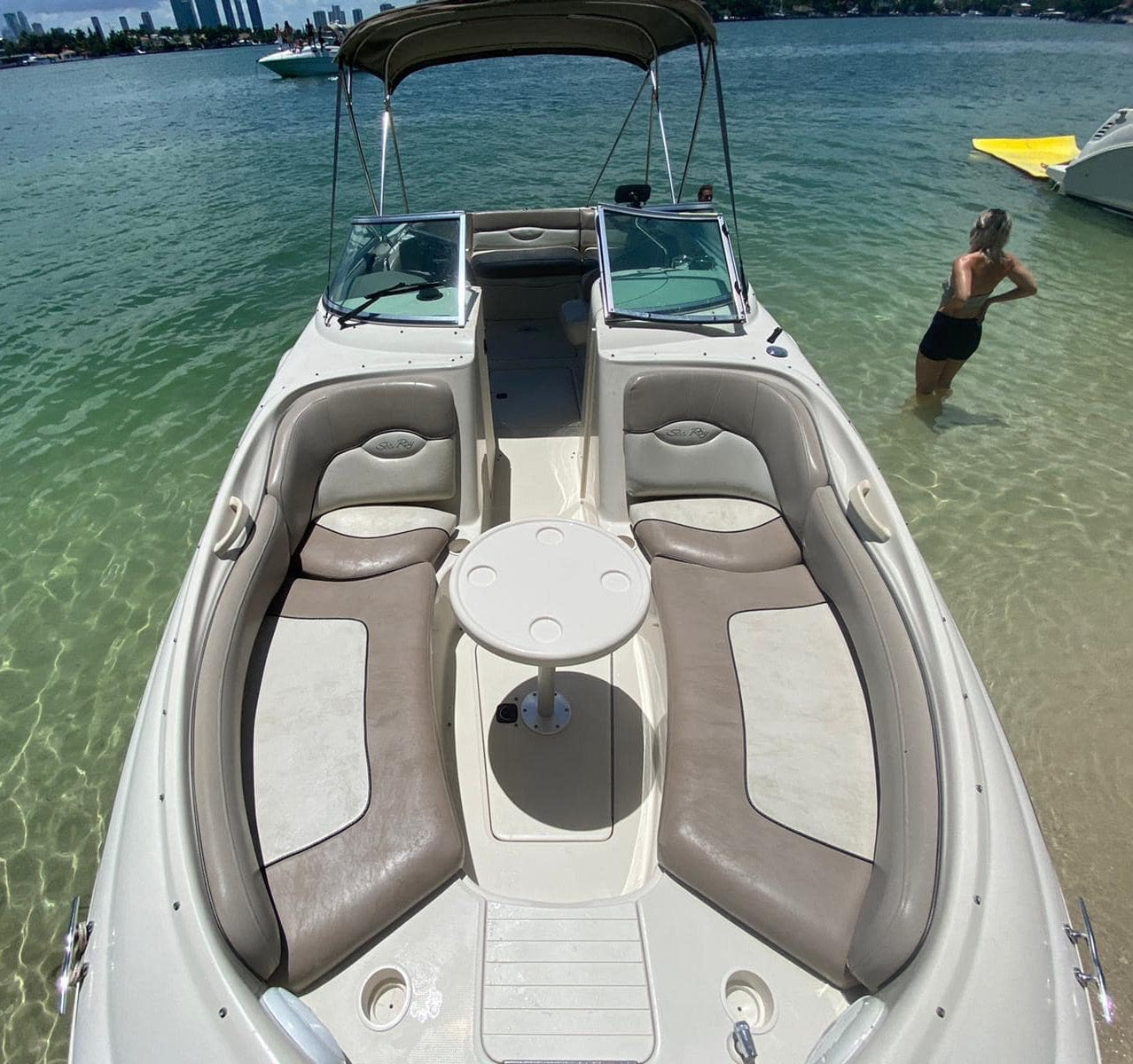 26' Sea Ray Sundancer Nautica Boat - Smaller Miami Yacht Day Vessel for your event