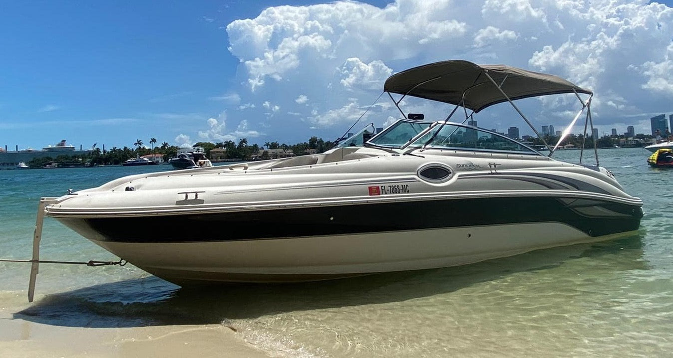 26' Sea Ray Sundancer Nautica Boat - Smaller Miami Yacht Day Vessel for your event