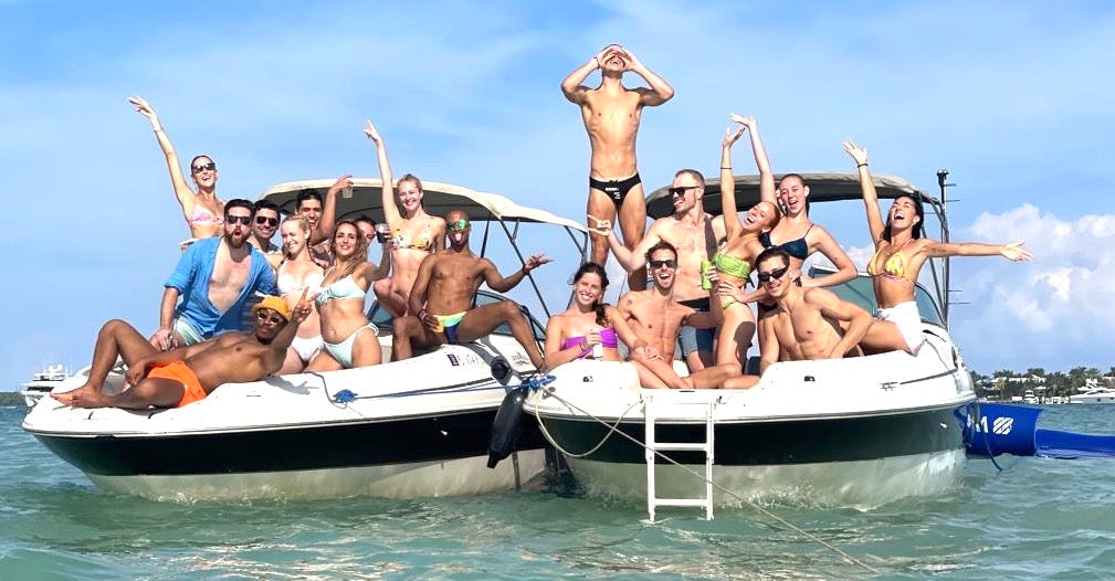 26' Sea Ray Sundancer Nautica Boat - Smaller Miami Yacht Day Vessel for your event
