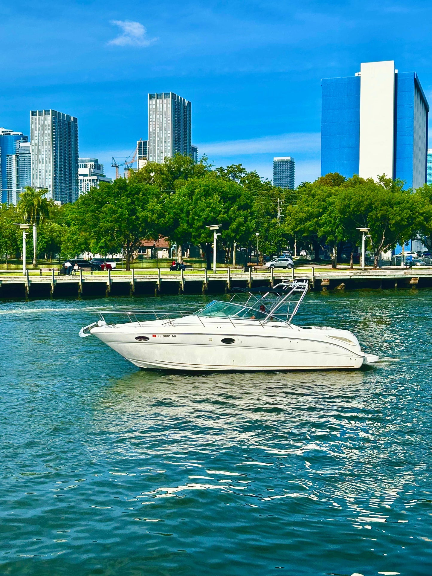 31 ft Boat for under $900 3 hours 11 people aboard a Miami Yacht Day