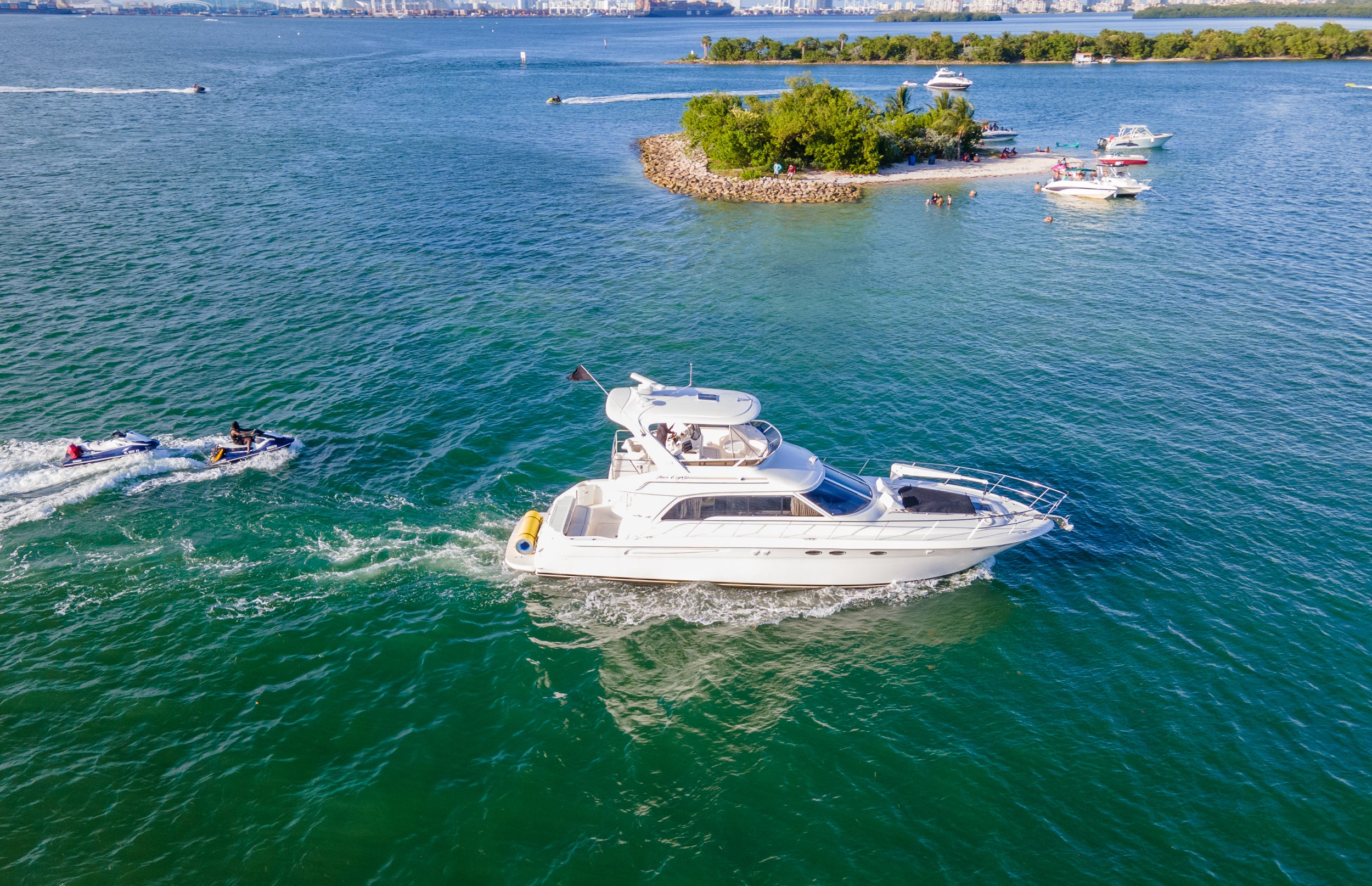 Sea Ray 55 ft Model Yacht - Island Itch 55’ Book Your Event Venue on our @MiamiYachtDay Miami Yacht n’ Boats you choose