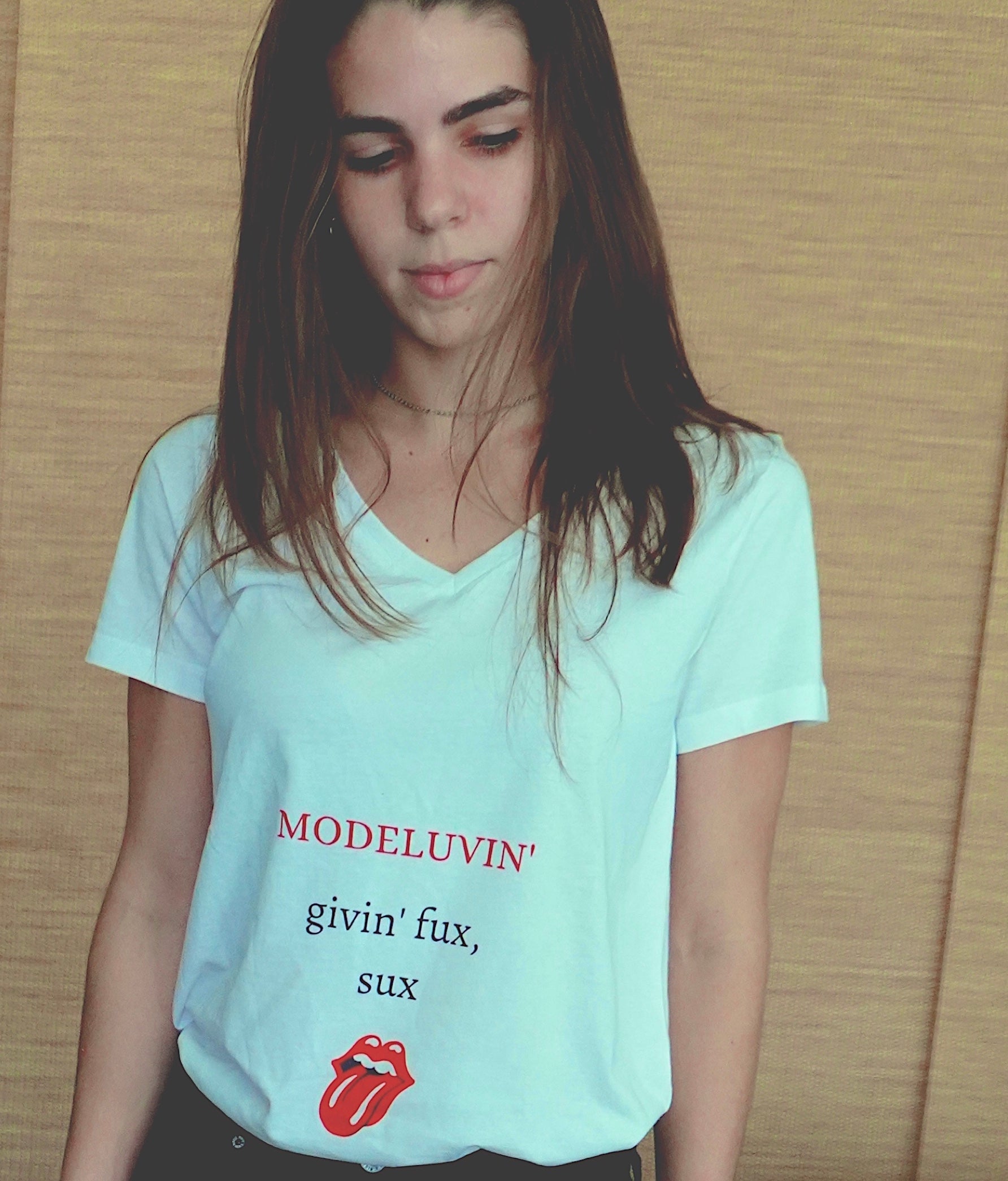 Givin' F's Sux, rockin' ROLLING Stones TONGUE. v-neck Modeluvin' T shirt.szn1ep1