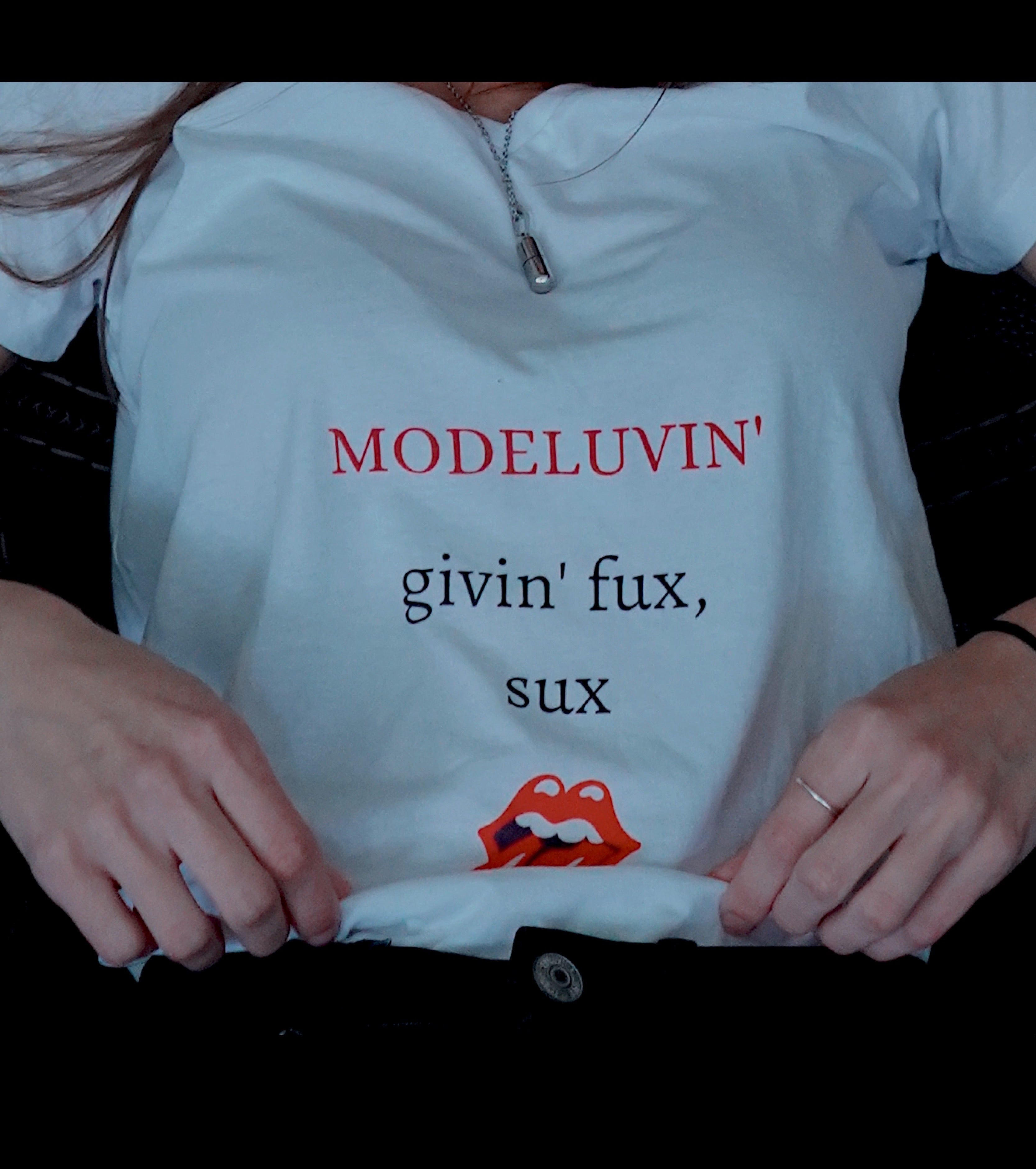 Givin' F's Sux, rockin' ROLLING Stones TONGUE. v-neck Modeluvin' T shirt.szn1ep1